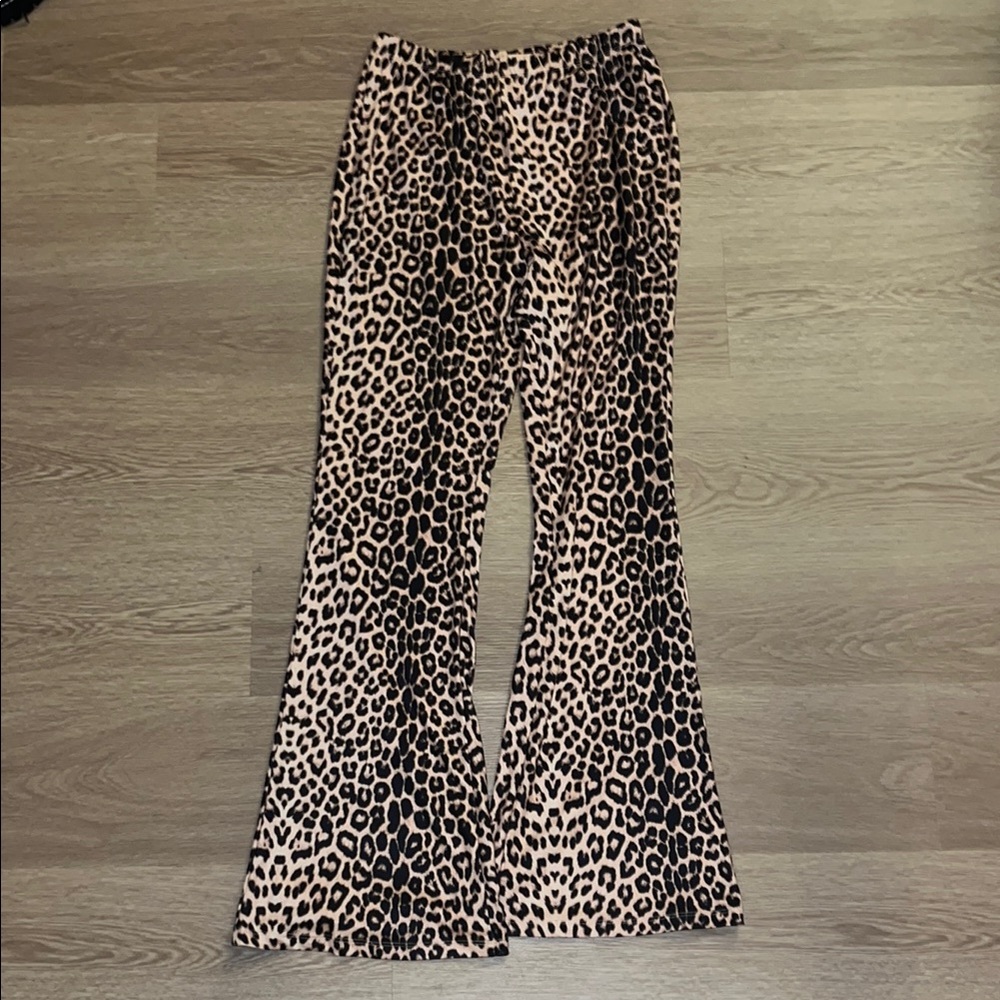 Leopard Print Flare Leg Stretch Pants
